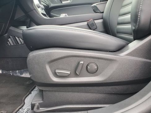 Certified 2023 Ford Edge SEL w/ Convenience Package AWD/4WD image 6