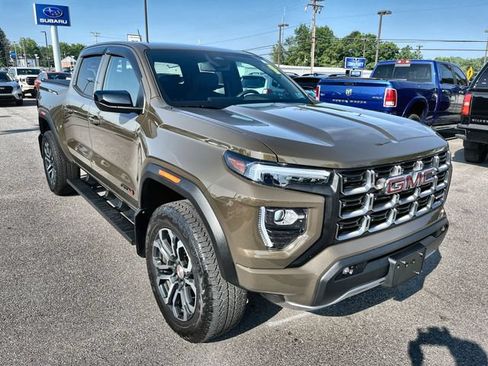 Used 2024 GMC Canyon AT4 AWD/4WD image 10