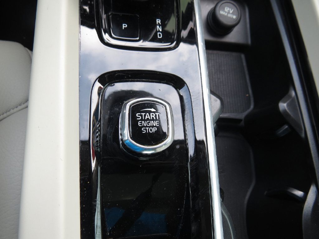 Used 2023 Volvo S60 B5 Plus FWD image 24