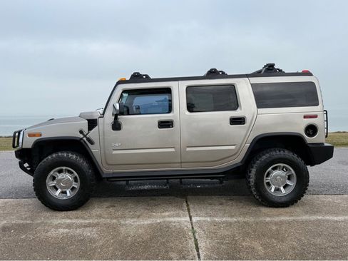 Used 2003 HUMMER H2 w/ Preferred Equipment Group image 8