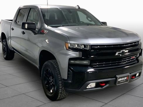 Used 2021 Chevrolet Silverado 1500 LT Trail Boss w/ LT Trail Boss Premium Package AWD/4WD image 2