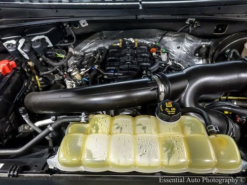 Used 2021 Ford Expedition XLT image 29