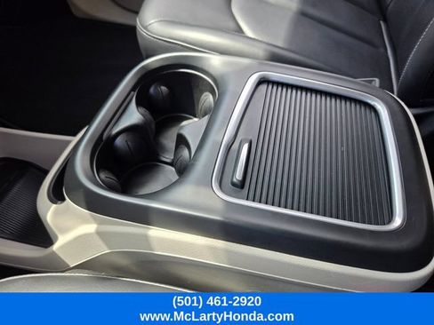 Used 2023 Chrysler Pacifica Touring-L FWD image 27