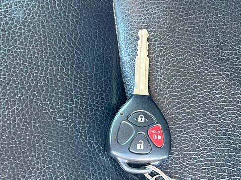 Used 2011 Toyota 4Runner SR5 w/ Premium Pkg w/Leather AWD/4WD image 28