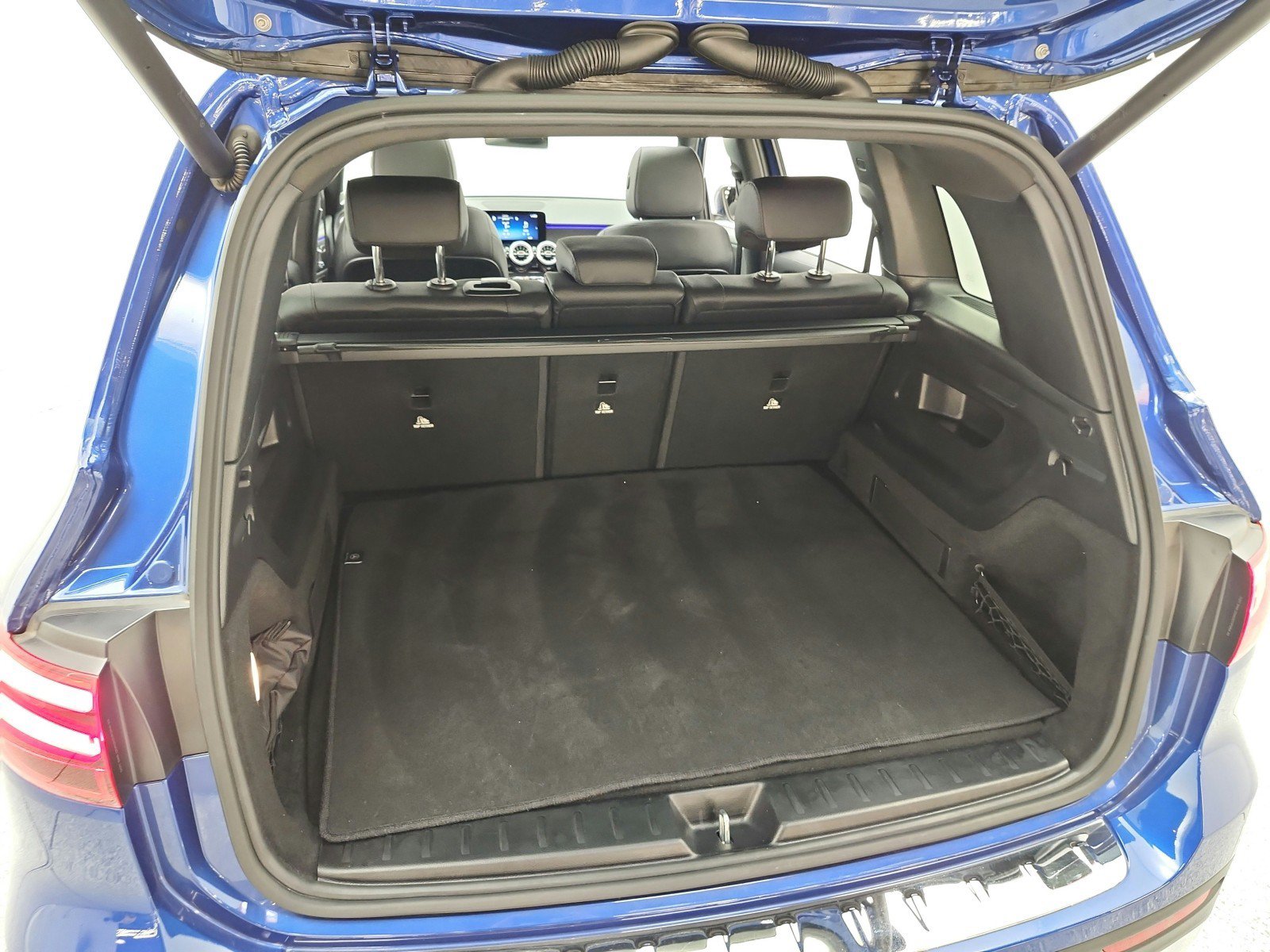 Used 2024 Mercedes-Benz GLB 250 4MATIC image 22