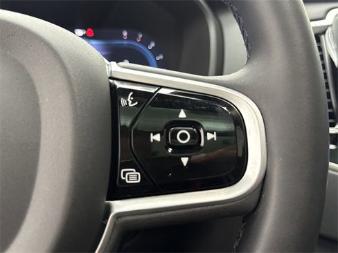 Certified 2023 Volvo XC90 B6 Ultimate w/ Protection Package Premier image 19