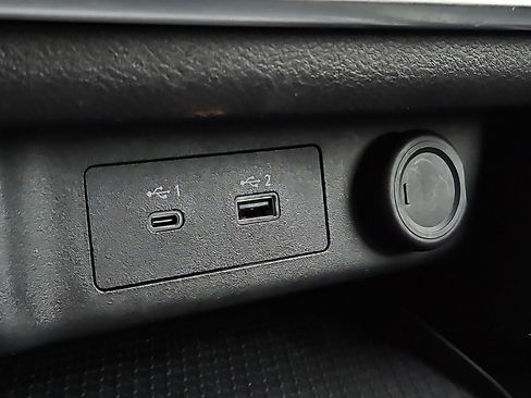 Certified 2023 Nissan Rogue SV image 22