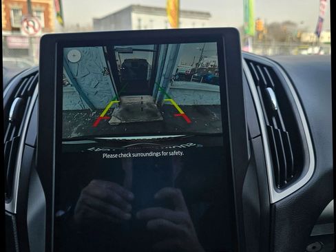 Used 2022 Ford Edge SE w/ Cargo Accessory Package image 22