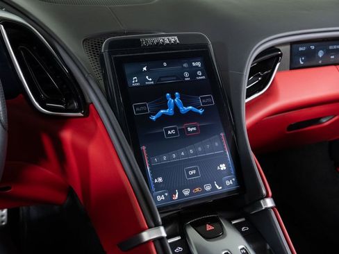 Used 2024 Ferrari Roma Spider image 38