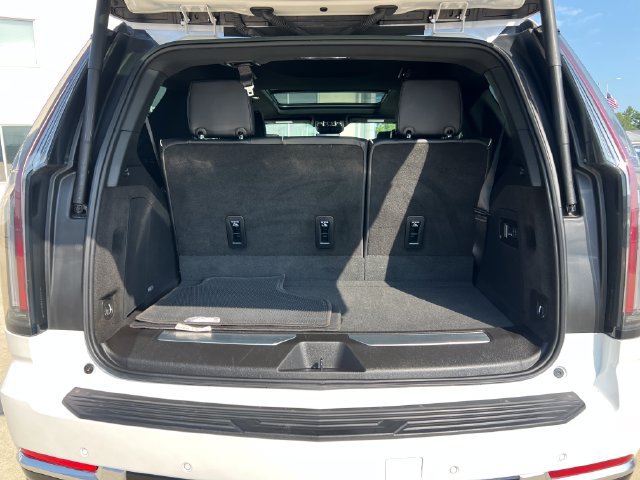 Certified 2025 Cadillac Escalade Premium Luxury AWD/4WD image 21