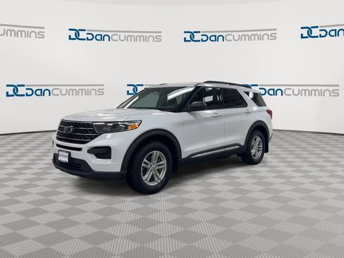 Used 2021 Ford Explorer XLT image 4
