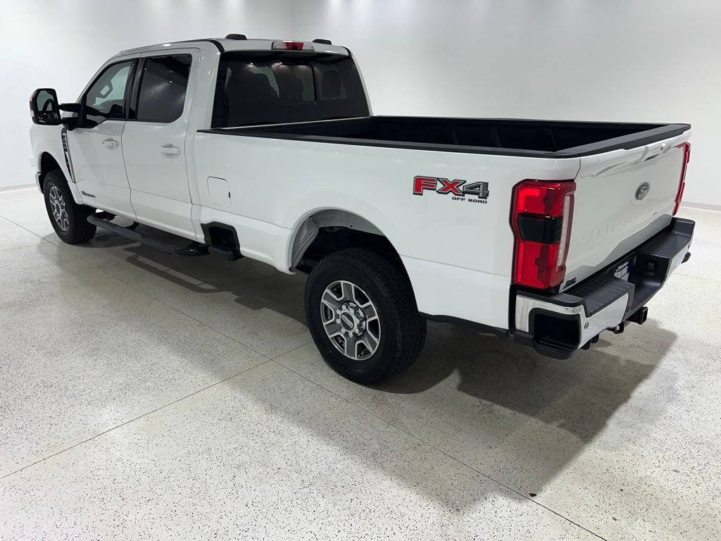 Used 2023 Ford F250 Lariat w/ FX4 Off-Road Package AWD/4WD image 3