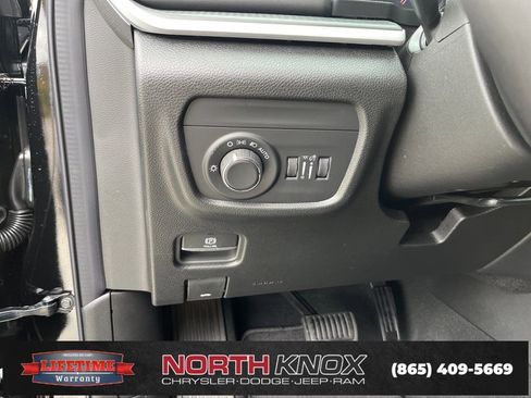 New 2025 Jeep Grand Cherokee L Altitude image 7