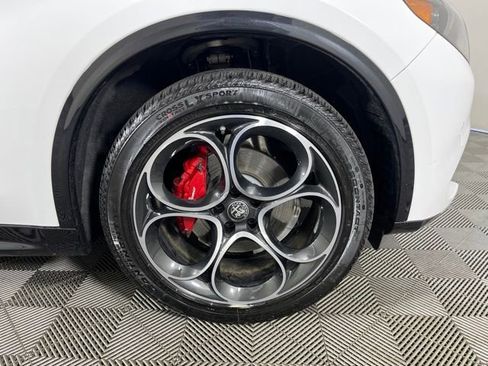 Used 2025 Alfa Romeo Stelvio Sprint w/ Veloce Package image 9