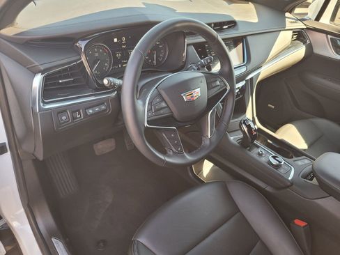 Used 2026 Cadillac XT5 Premium Luxury w/ Driver Assist Package FWD image 8