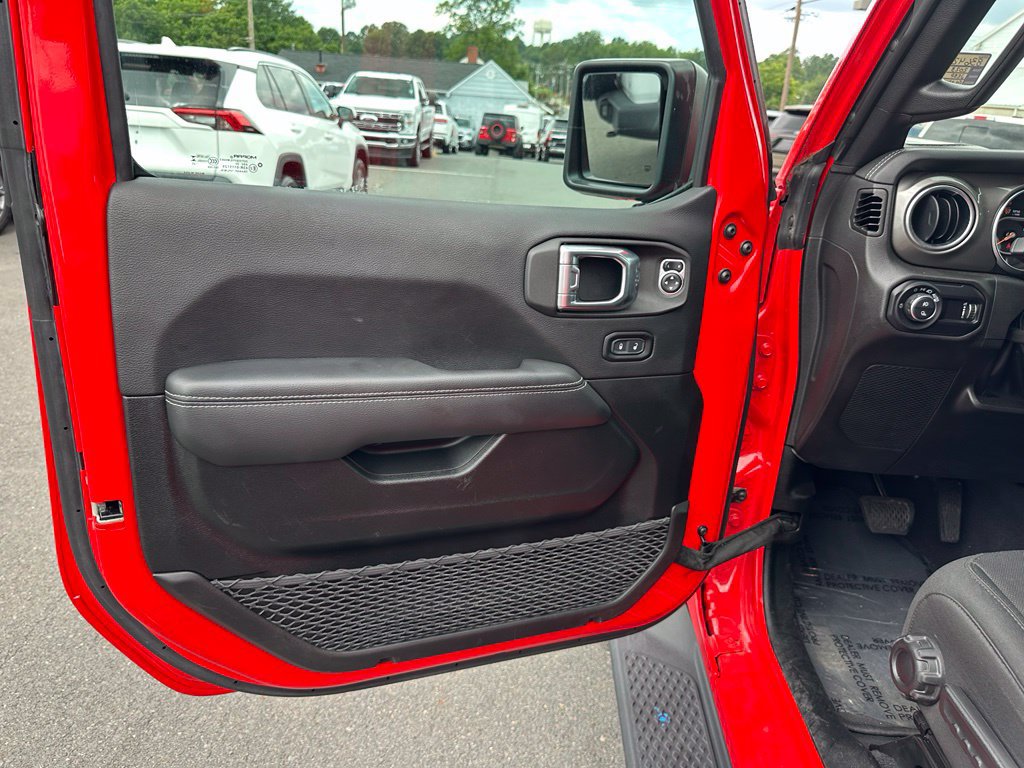 Used 2023 Jeep Gladiator Overland AWD/4WD image 15