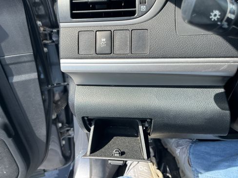 Used 2014 Toyota Camry SE w/ Moonroof Package image 10