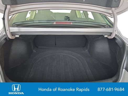 Used 2025 Hyundai Elantra Limited FWD image 19