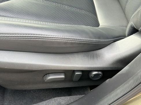 Used 2022 Subaru Forester Limited w/ Popular Package #3 image 16