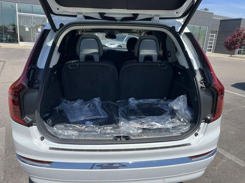 New 2026 Volvo XC90 T8 Plus w/ Protection Package Premier AWD/4WD image 12