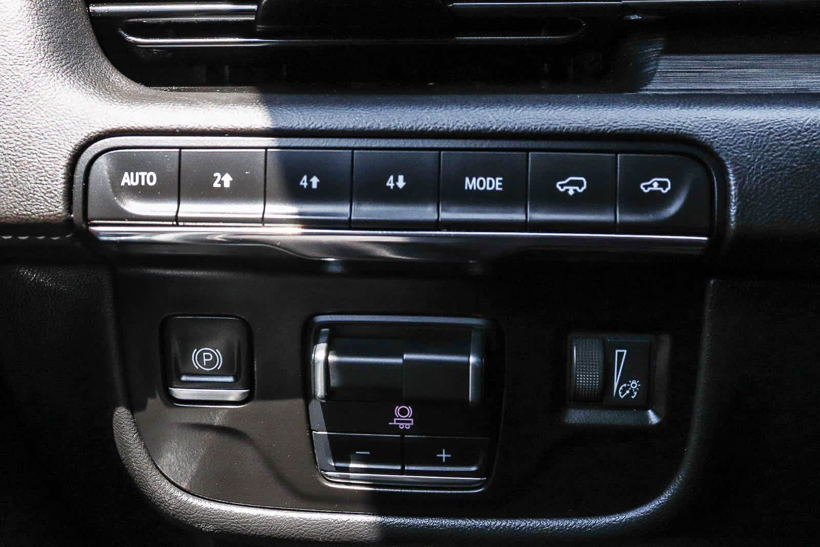 Used 2021 Cadillac Escalade Sport w/ Driver Assist Tech Package AWD/4WD image 33