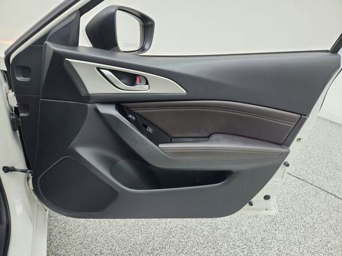 Used 2017 MAZDA MAZDA3 Touring image 26