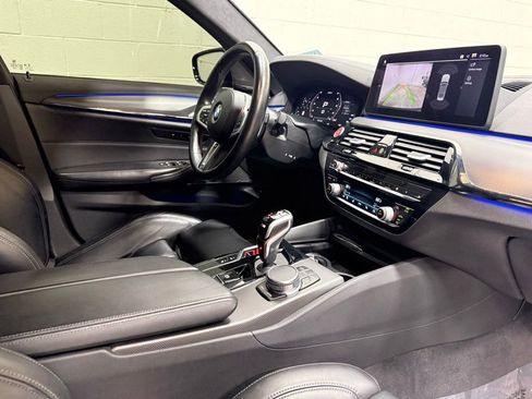Used 2023 BMW M5 image 61