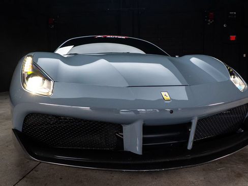 Used 2016 Ferrari 488 GTB RWD image 6