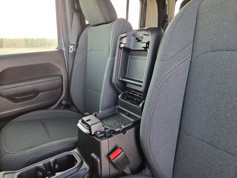 New 2025 Jeep Gladiator Sport AWD/4WD image 26