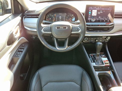 Certified 2022 Jeep Compass Limited image 12