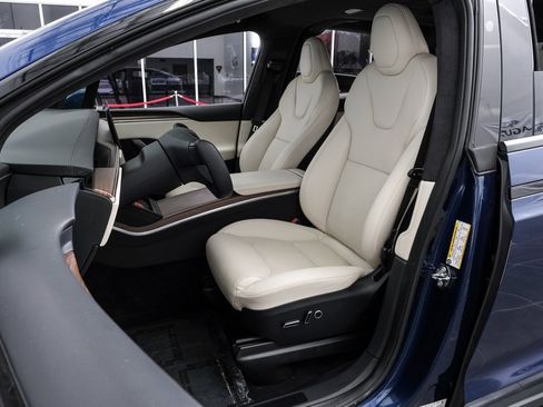 Used 2022 Tesla Model X image 37