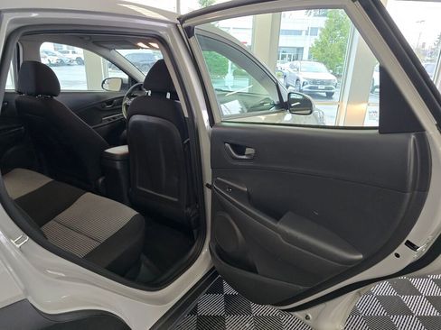 Used 2022 Hyundai Kona SE image 40