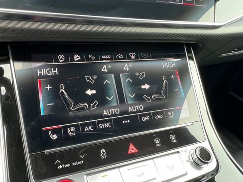 Certified 2024 Audi RS Q8 image 30