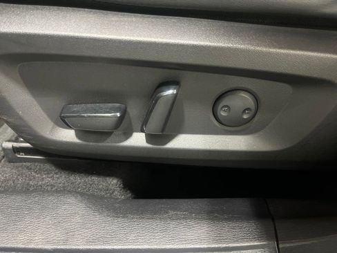 Used 2024 Mitsubishi Outlander SE image 12