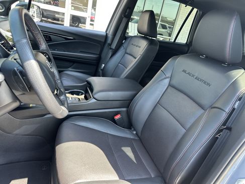 Used 2025 Honda Passport Black Edition image 10