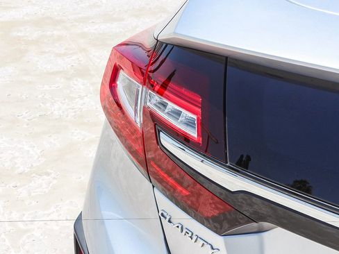 Certified 2019 Honda Clarity Touring image 7
