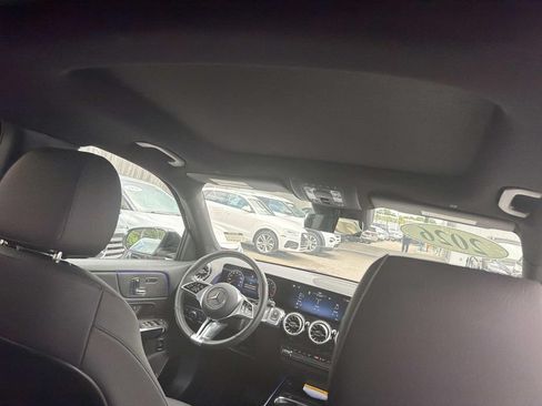 Used 2026 Mercedes-Benz GLB 250 4MATIC image 10