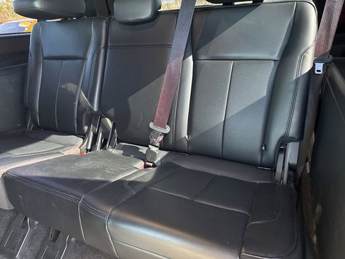 Used 2021 Ford Expedition Max XLT image 14