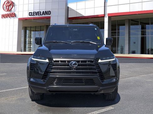 Used 2024 Lexus GX 550 w/ Cold Area Package image 3