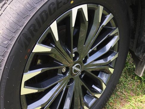 Used 2021 Nissan Rogue SL w/ Premium Package image 9