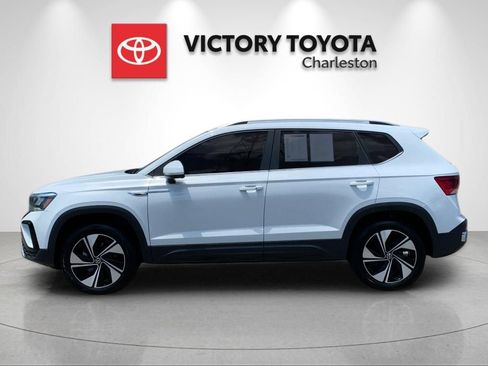 Used 2023 Volkswagen Taos SE AWD/4WD image 2