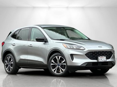 Used 2022 Ford Escape SE w/ SE Sport Appearance Package image 1