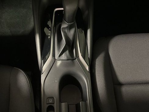 Used 2025 Toyota Corolla LE image 28