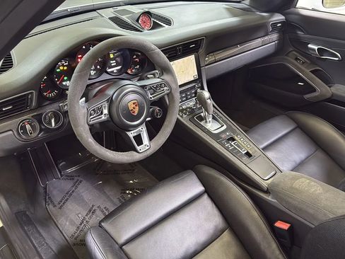 Used 2019 Porsche 911 Targa 4 GTS image 20