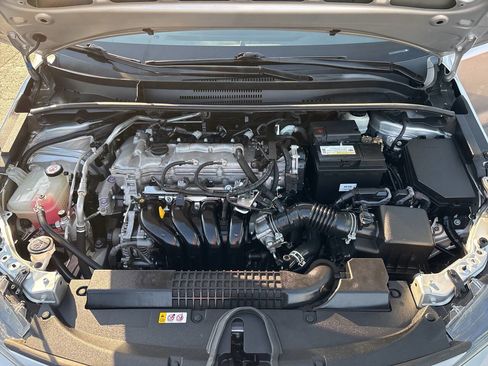 Used 2021 Toyota Corolla LE FWD image 30