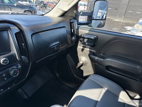 Used 2015 Chevrolet Silverado 2500 W/T image 31
