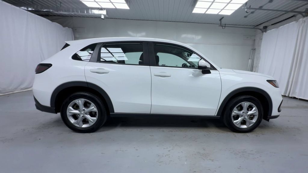 Certified 2024 Honda HR-V LX image 9