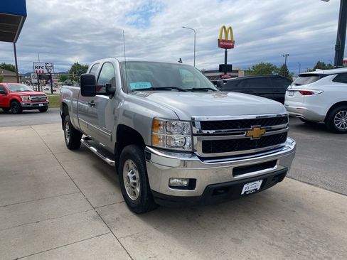 Used 2013 Chevrolet Silverado 2500 LT w/ Interior Plus Package AWD/4WD image 4