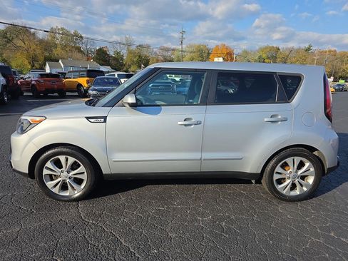 Used 2016 Kia Soul + image 19