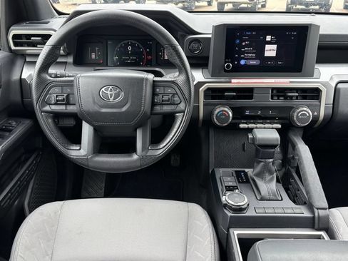 Used 2025 Toyota Tacoma SR5 AWD/4WD image 10